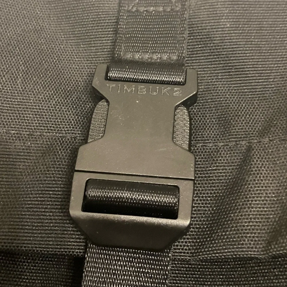 Timbuk2 tuck laptop backpack in black with lots of interior & exterior pockets